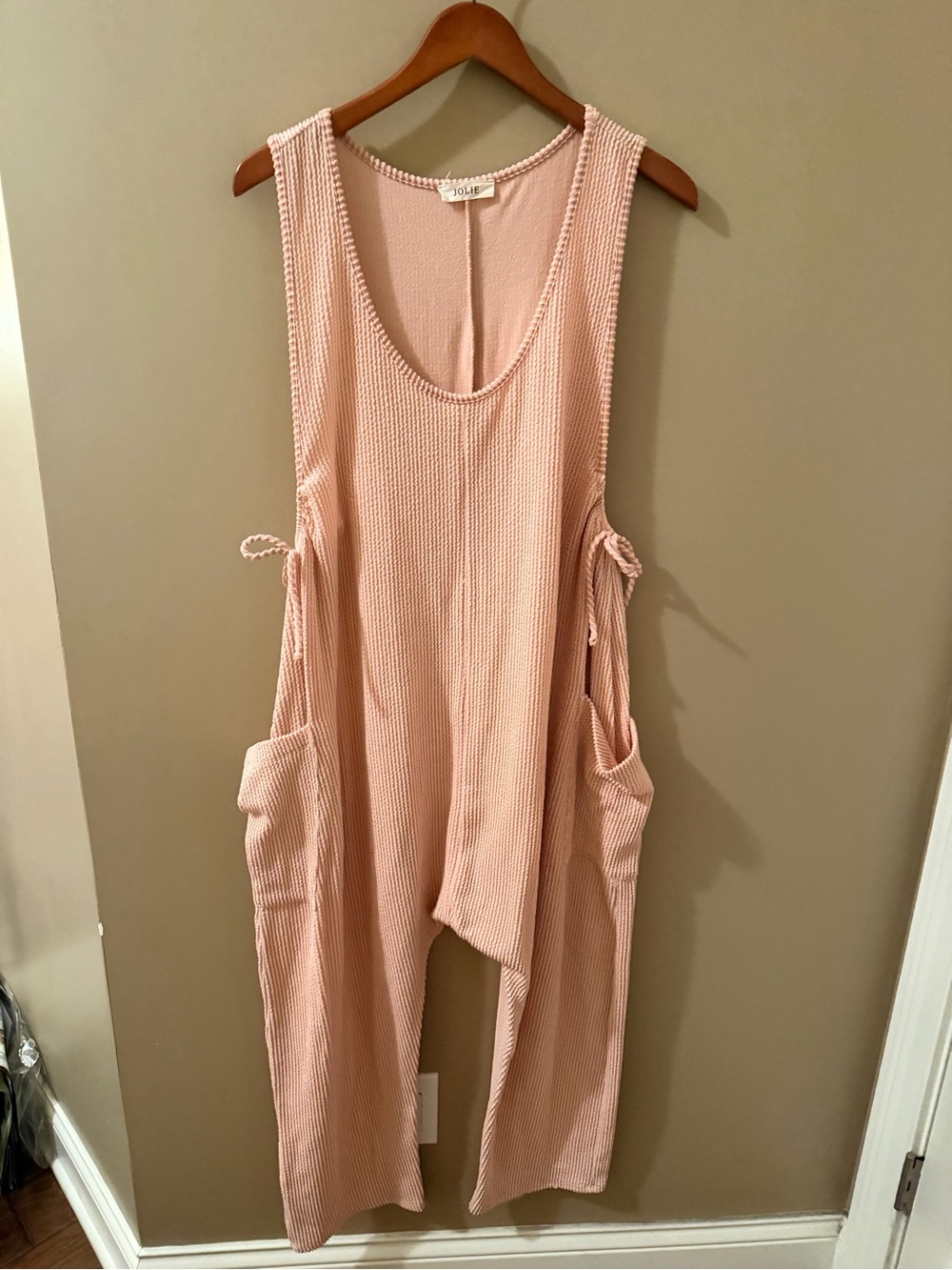 Jolie Sleeveless Ribbed Scoop-Neck Jumpsuit - Blush